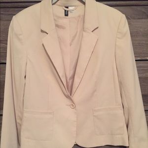 H&M Perfect Color- Ivory/Nude Blazer!